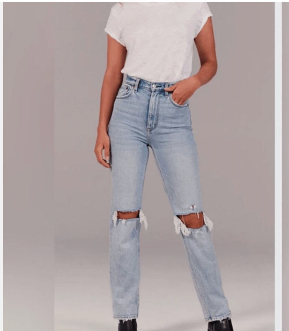 Abercrombie & Fitch 90s Straight Ultra High Rise light wash distressed sz 31s